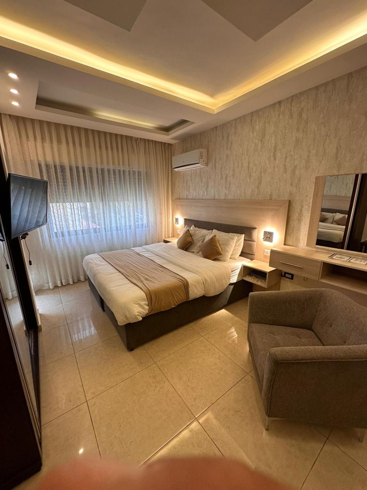Alqimah Hotel Apartments Амман Экстерьер фото